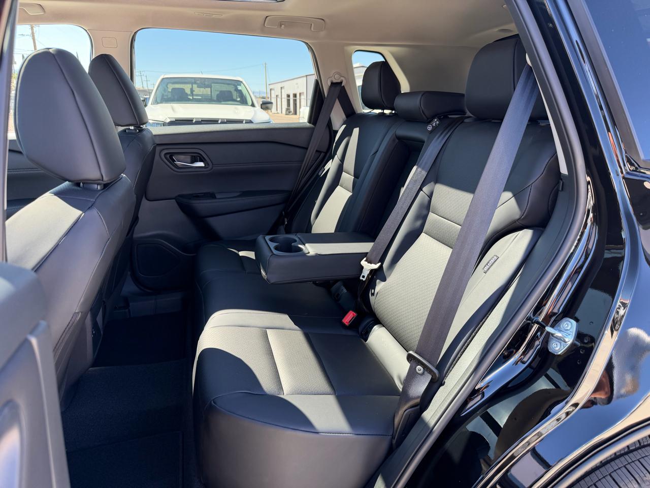 Nissan Rogue 2026.5 FWD Dark Armor 2026