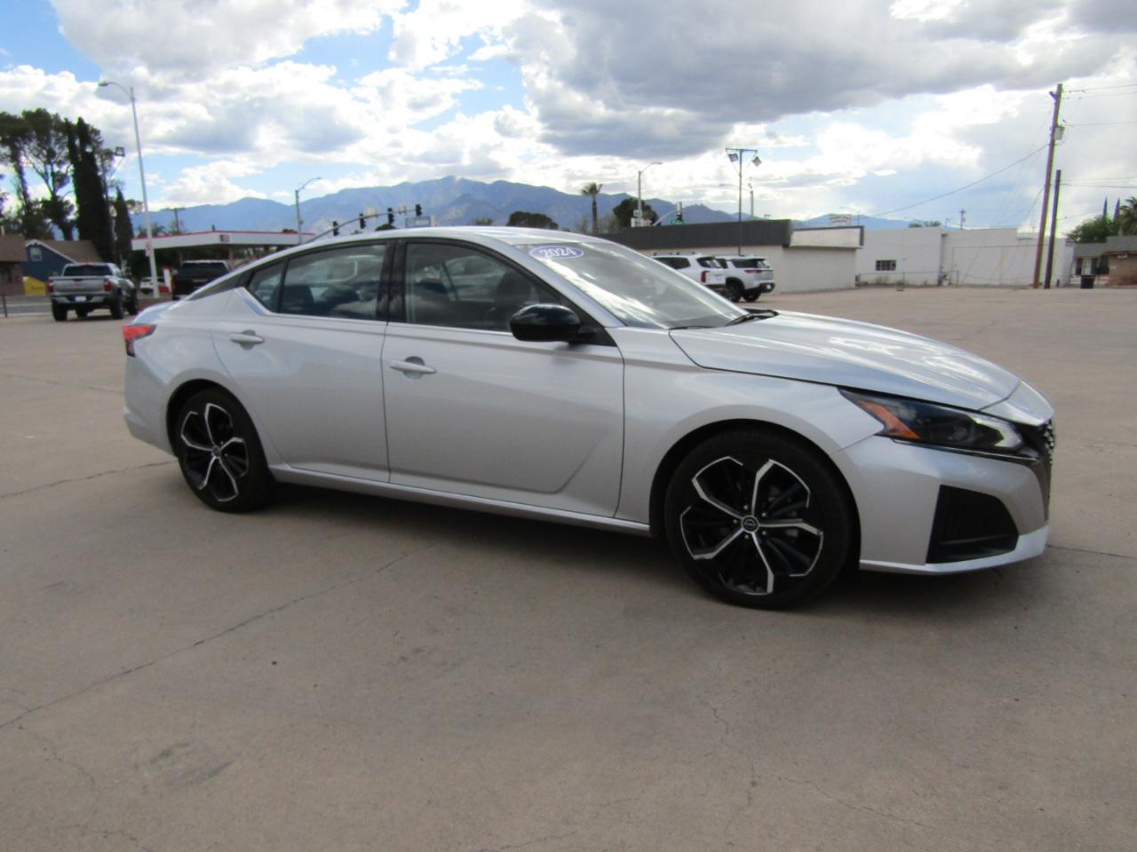 Nissan Altima 2.5 SR Sedan 2024