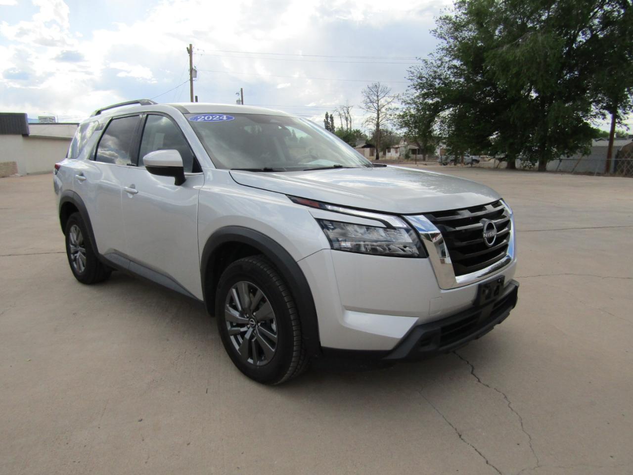 Nissan Pathfinder SV 4WD 2024