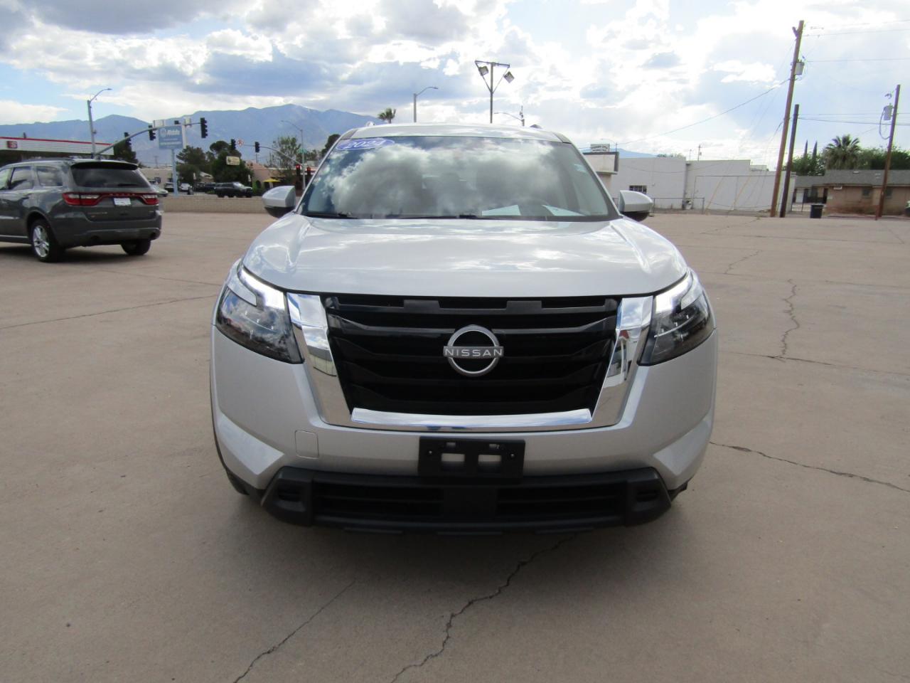 Nissan Pathfinder SV 4WD 2024