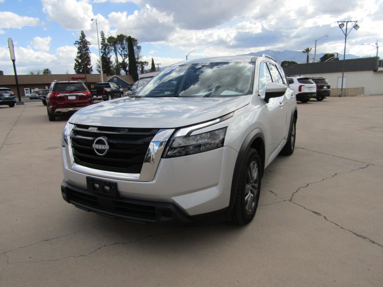 Nissan Pathfinder SV 4WD 2024