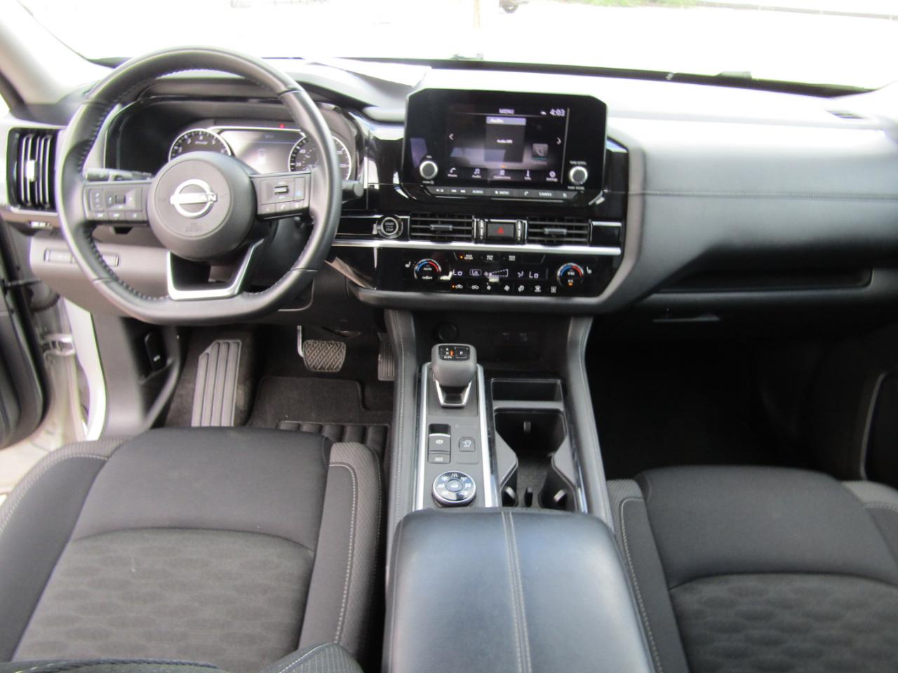 Nissan Pathfinder SV 4WD 2024