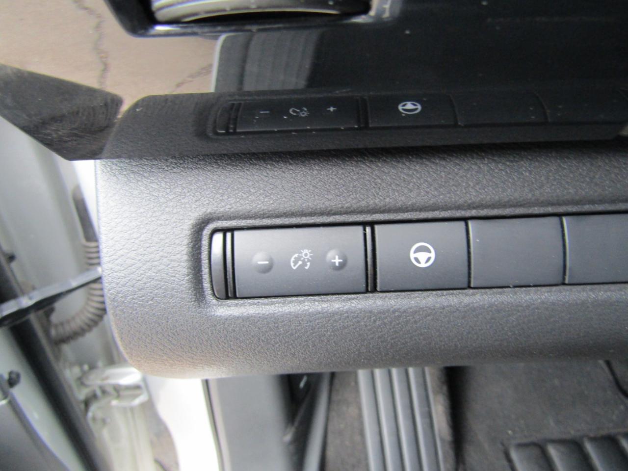 Nissan Pathfinder SV 4WD 2024