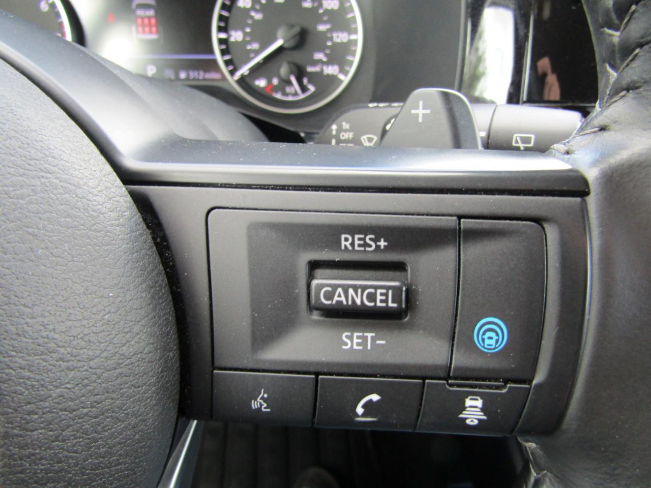 Nissan Pathfinder SV 4WD 2024