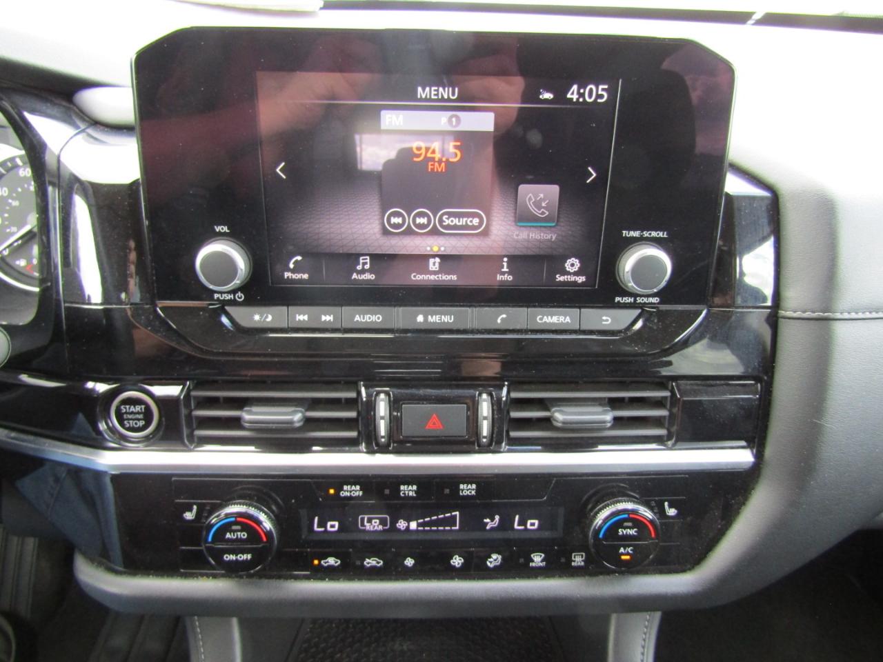 Nissan Pathfinder SV 4WD 2024