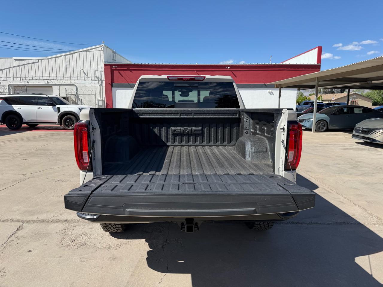 GMC Sierra 1500 4WD Crew Cab 147" AT4X 2026