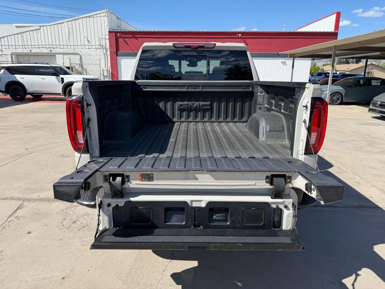 GMC Sierra 1500 4WD Crew Cab 147" AT4X 2026