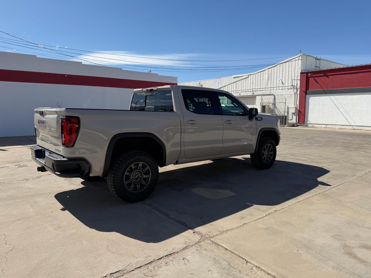 GMC Sierra 1500 4WD Crew Cab 147" AT4X 2026