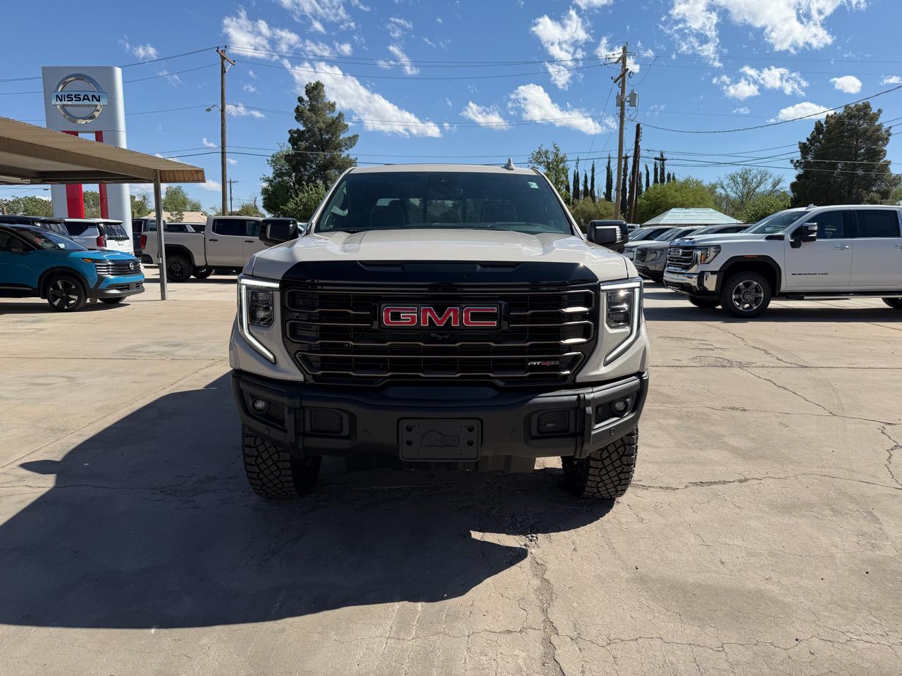 GMC Sierra 1500 4WD Crew Cab 147" AT4X 2026