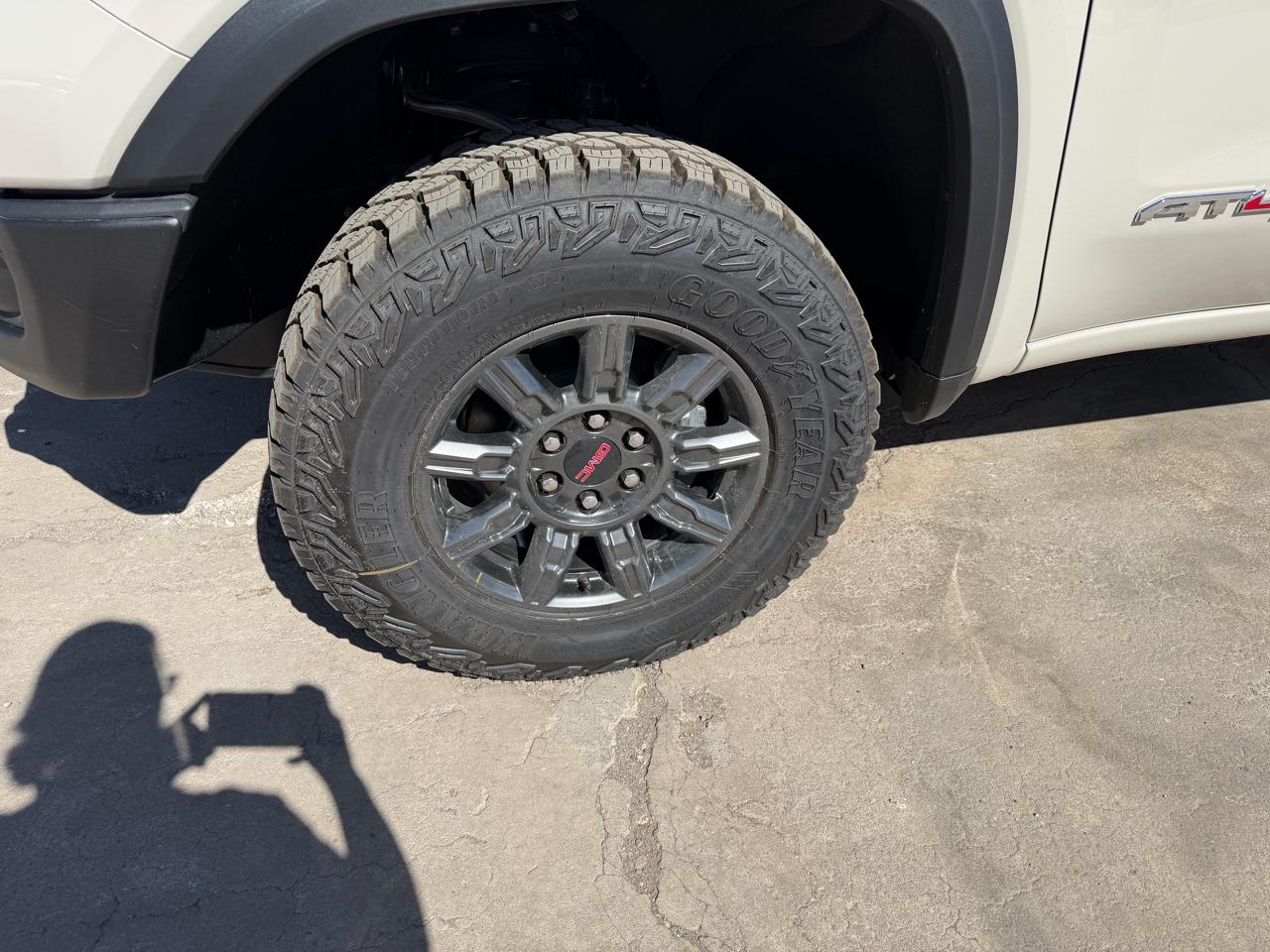 GMC Sierra 1500 4WD Crew Cab 147" AT4X 2026