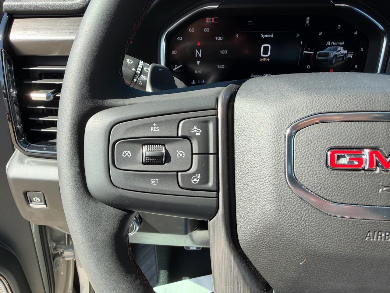 GMC Sierra 1500 4WD Crew Cab 147" AT4X 2026