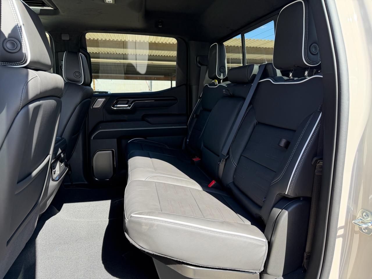 GMC Sierra 1500 4WD Crew Cab 147" AT4X 2026