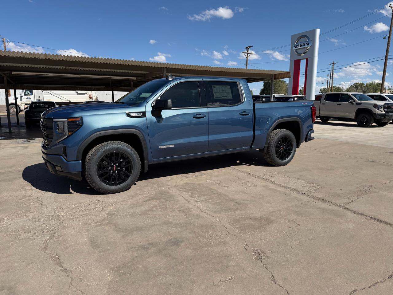 GMC Sierra 1500 4WD Crew Cab 147" Elevation w/3SB 2026