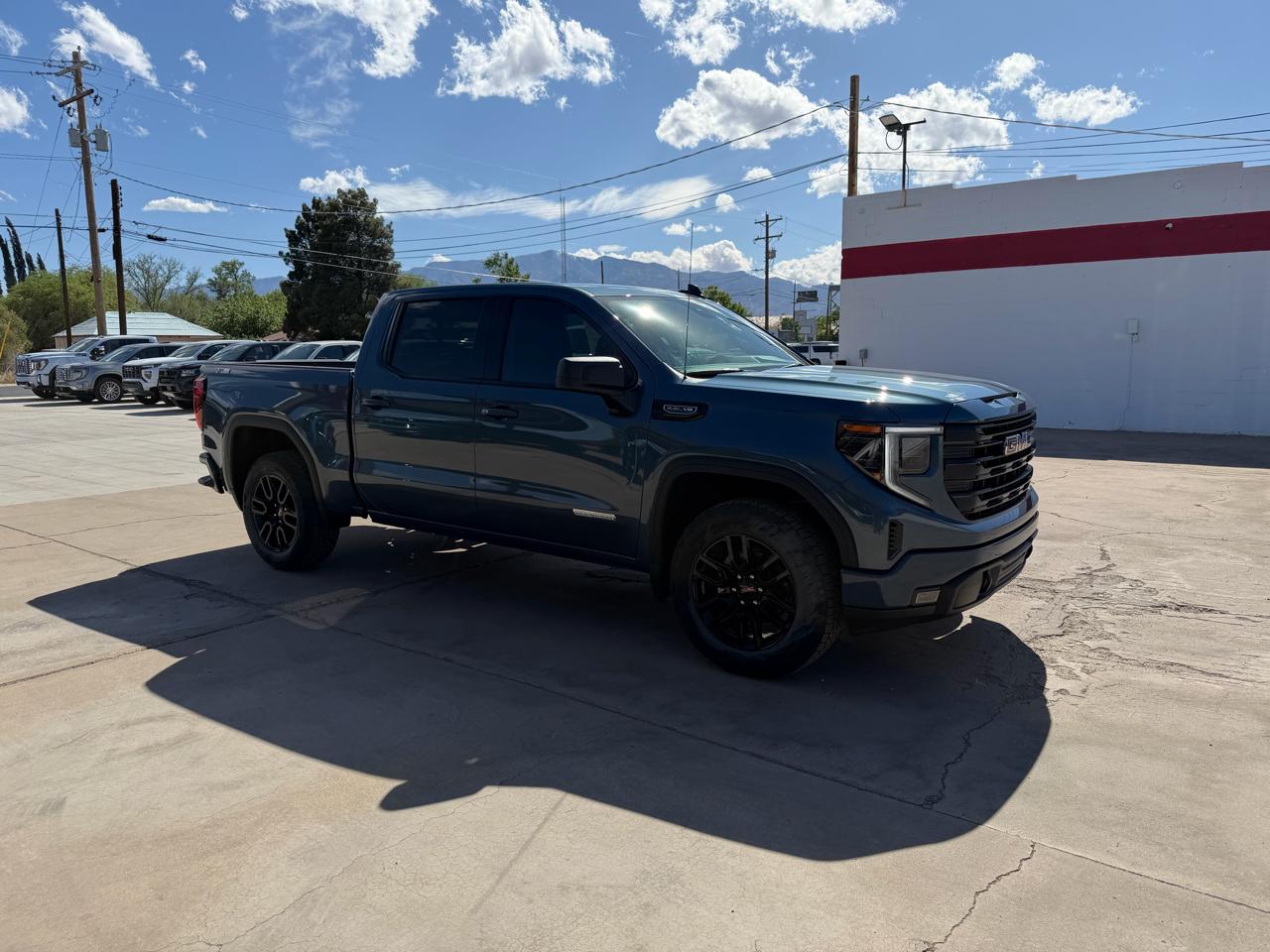 GMC Sierra 1500 4WD Crew Cab 147" Elevation w/3SB 2026