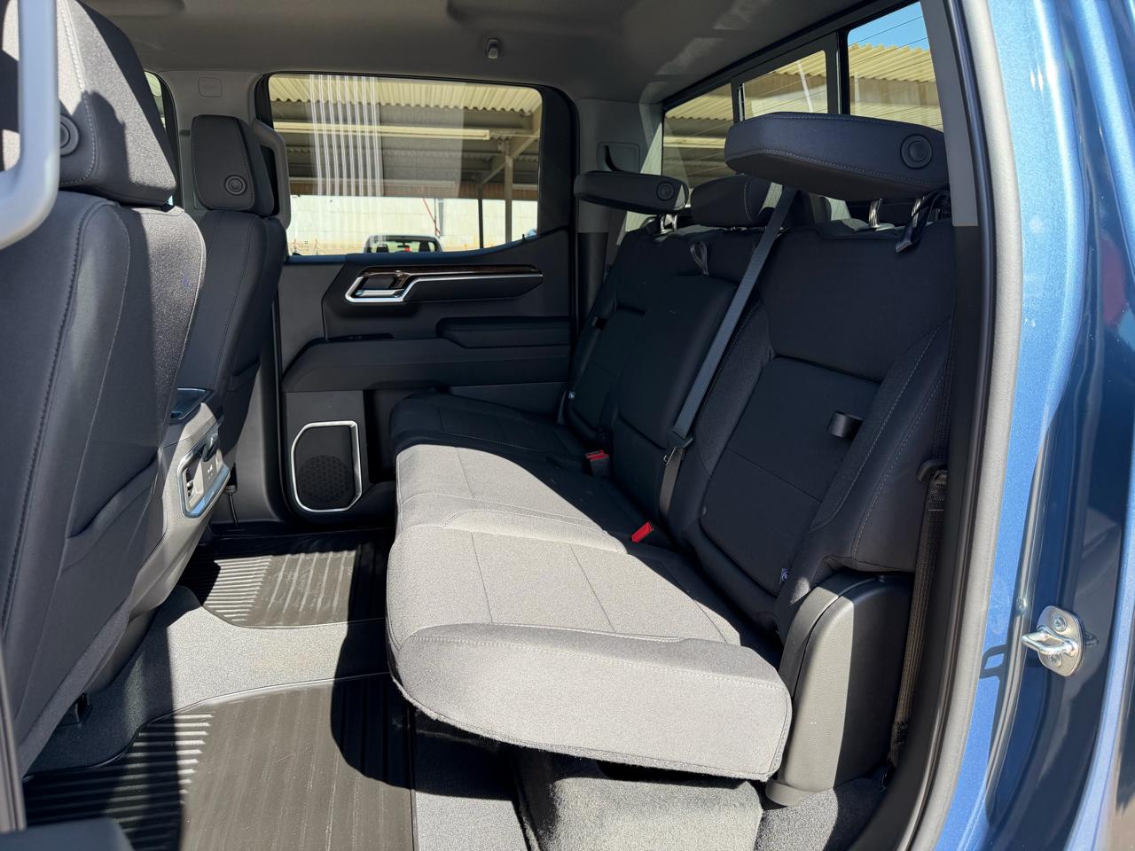 GMC Sierra 1500 4WD Crew Cab 147" Elevation w/3SB 2026