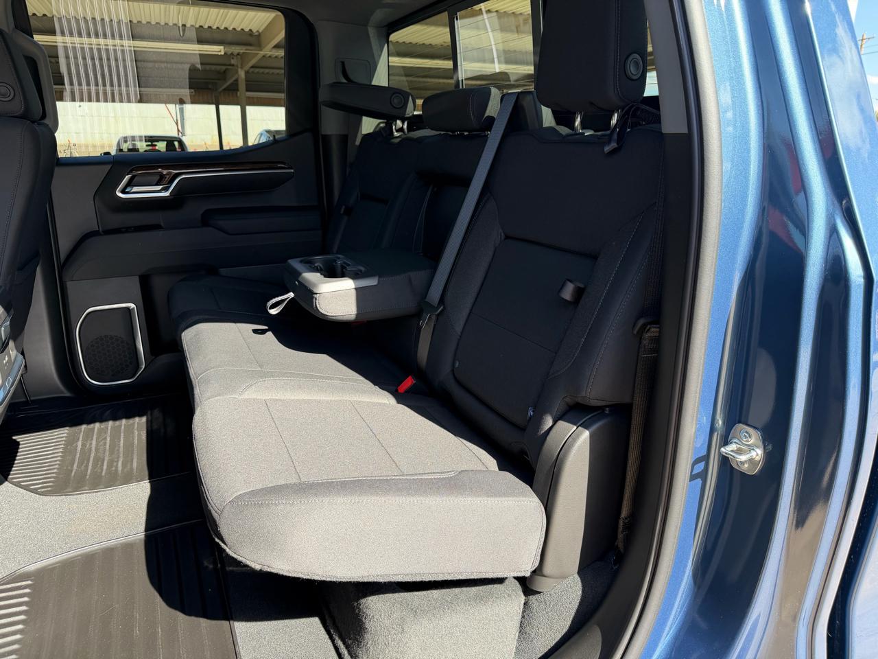 GMC Sierra 1500 4WD Crew Cab 147" Elevation w/3SB 2026