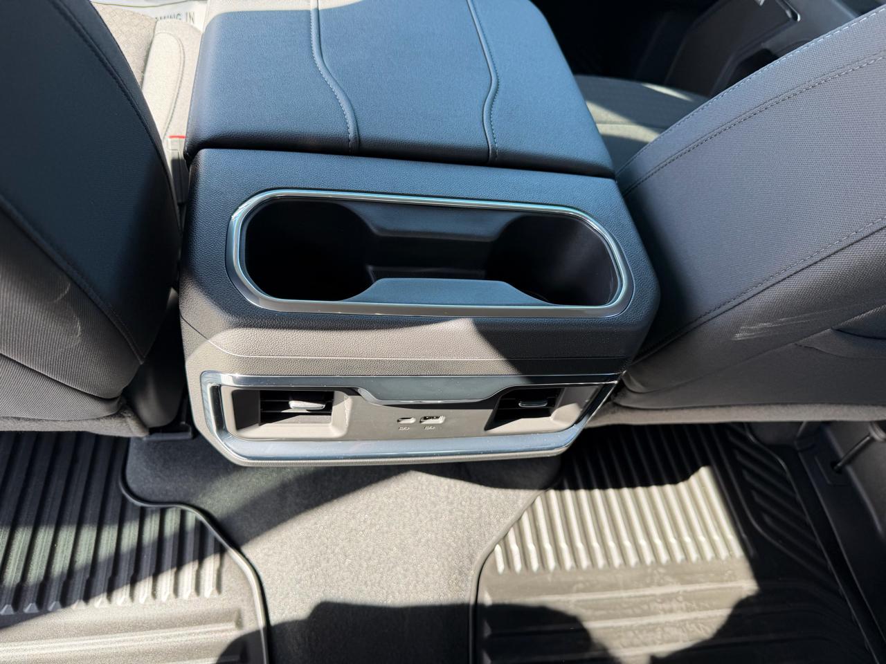 GMC Sierra 1500 4WD Crew Cab 147" Elevation w/3SB 2026