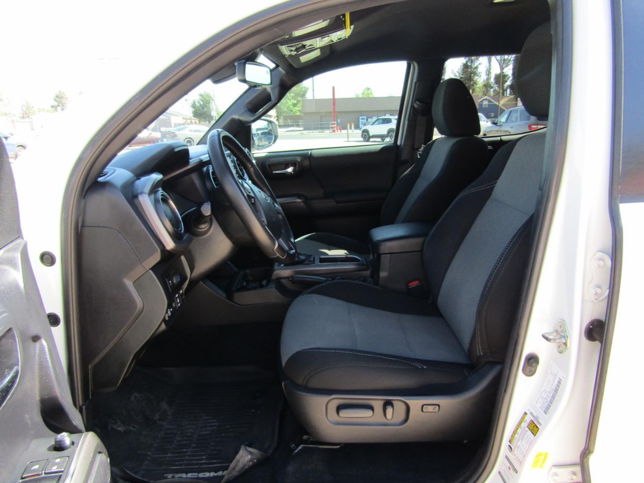 Toyota Tacoma 4WD TRD Off Road Double Cab 5' Bed V6 AT (Natl) 2020