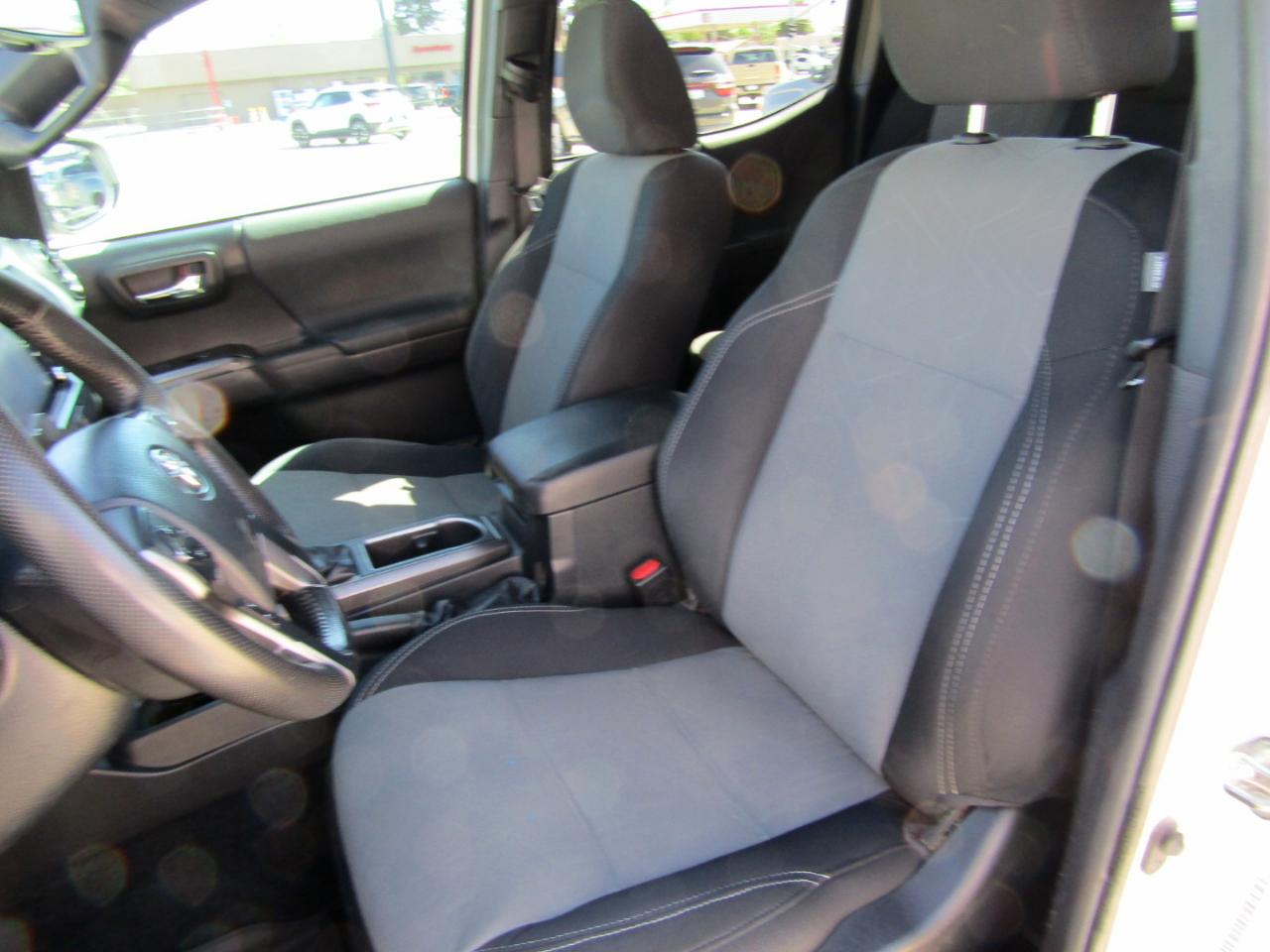 Toyota Tacoma 4WD TRD Off Road Double Cab 5' Bed V6 AT (Natl) 2020