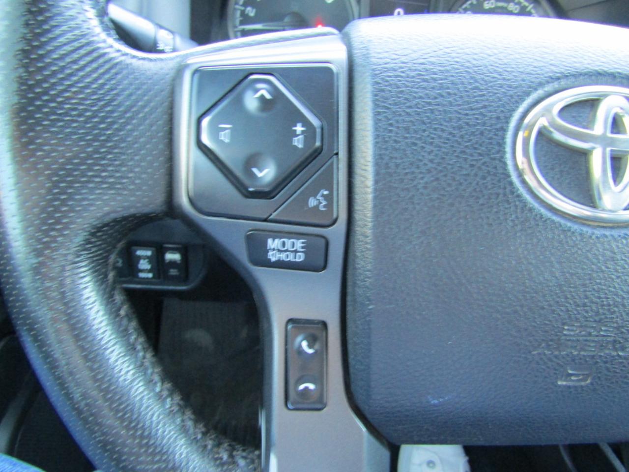 Toyota Tacoma 4WD TRD Off Road Double Cab 5' Bed V6 AT (Natl) 2020