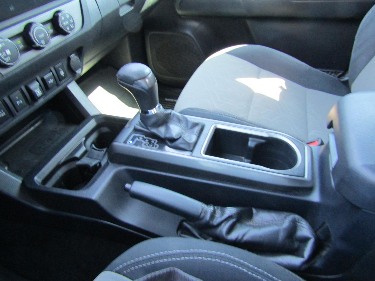 Toyota Tacoma 4WD TRD Off Road Double Cab 5' Bed V6 AT (Natl) 2020