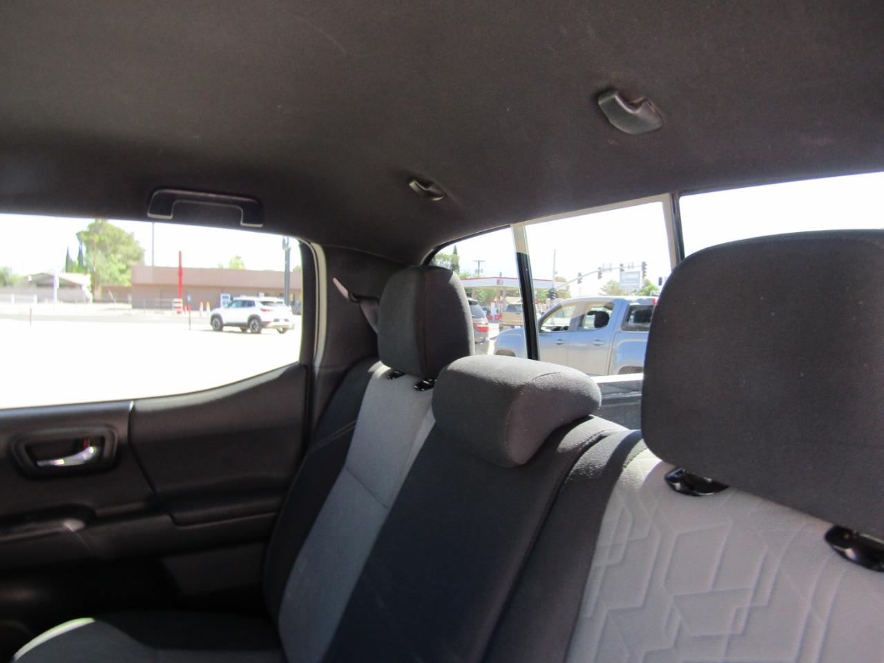 Toyota Tacoma 4WD TRD Off Road Double Cab 5' Bed V6 AT (Natl) 2020