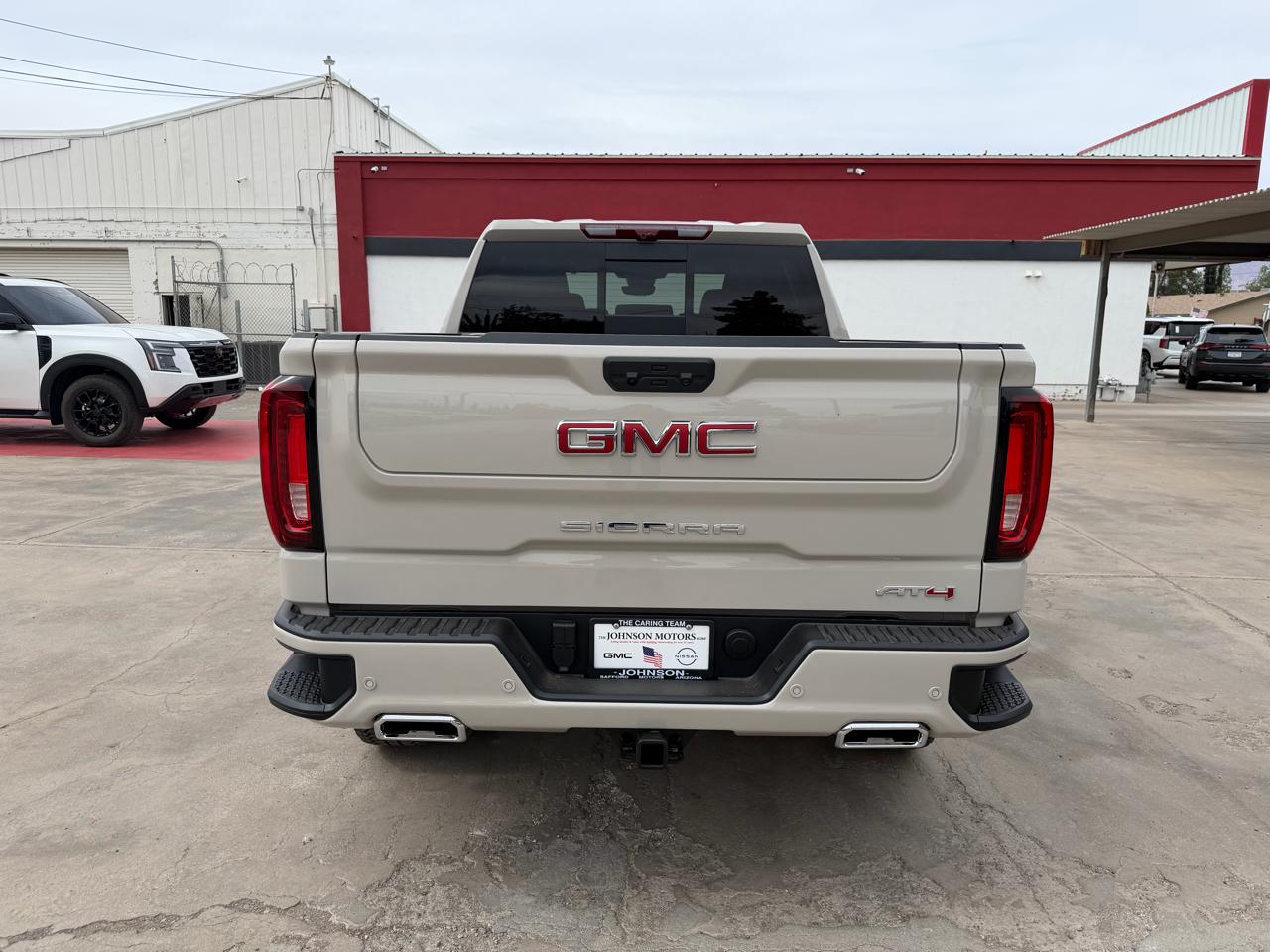 GMC Sierra 1500 4WD Crew Cab 147" AT4 2026
