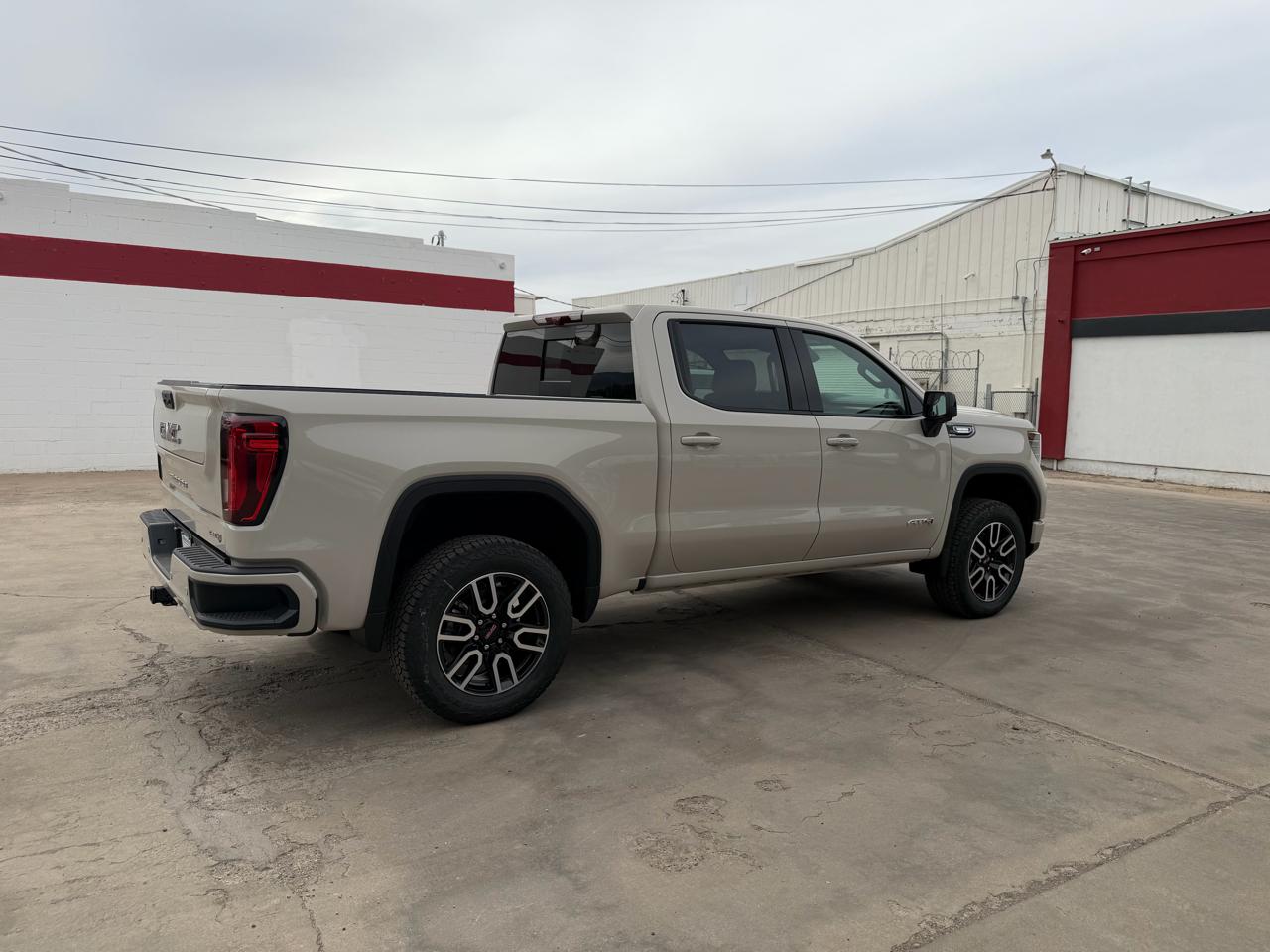 GMC Sierra 1500 4WD Crew Cab 147" AT4 2026