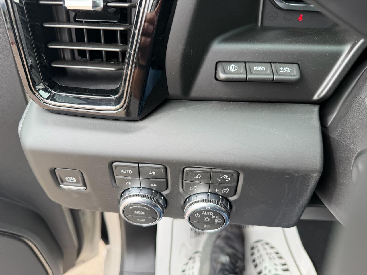 GMC Sierra 1500 4WD Crew Cab 147" AT4 2026