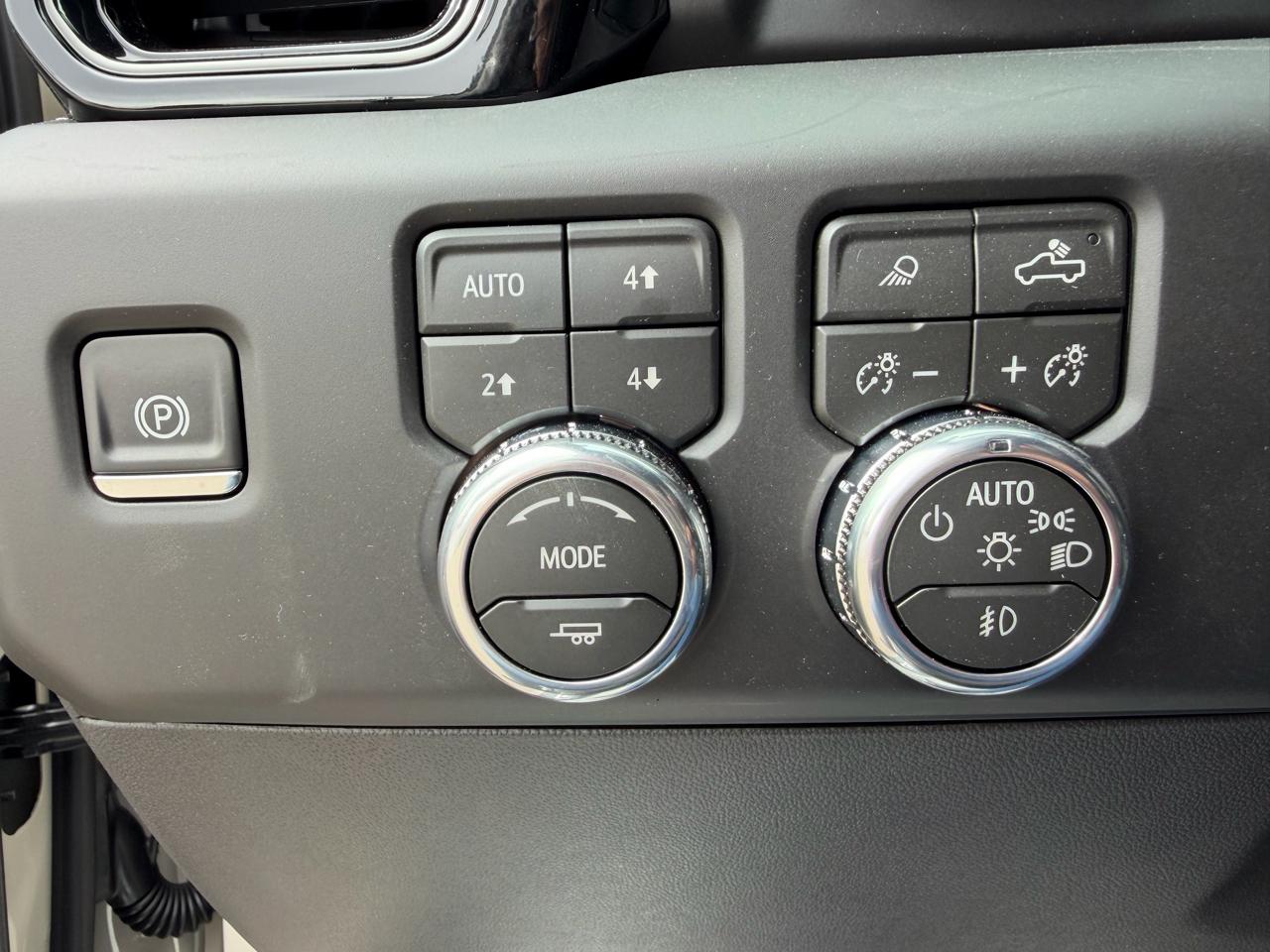 GMC Sierra 1500 4WD Crew Cab 147" AT4 2026