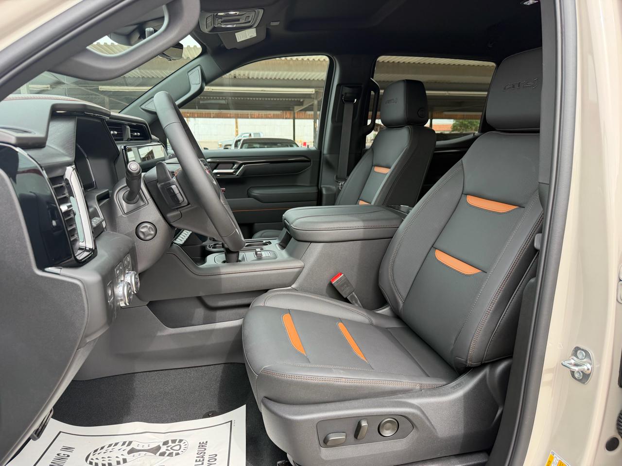 GMC Sierra 1500 4WD Crew Cab 147" AT4 2026