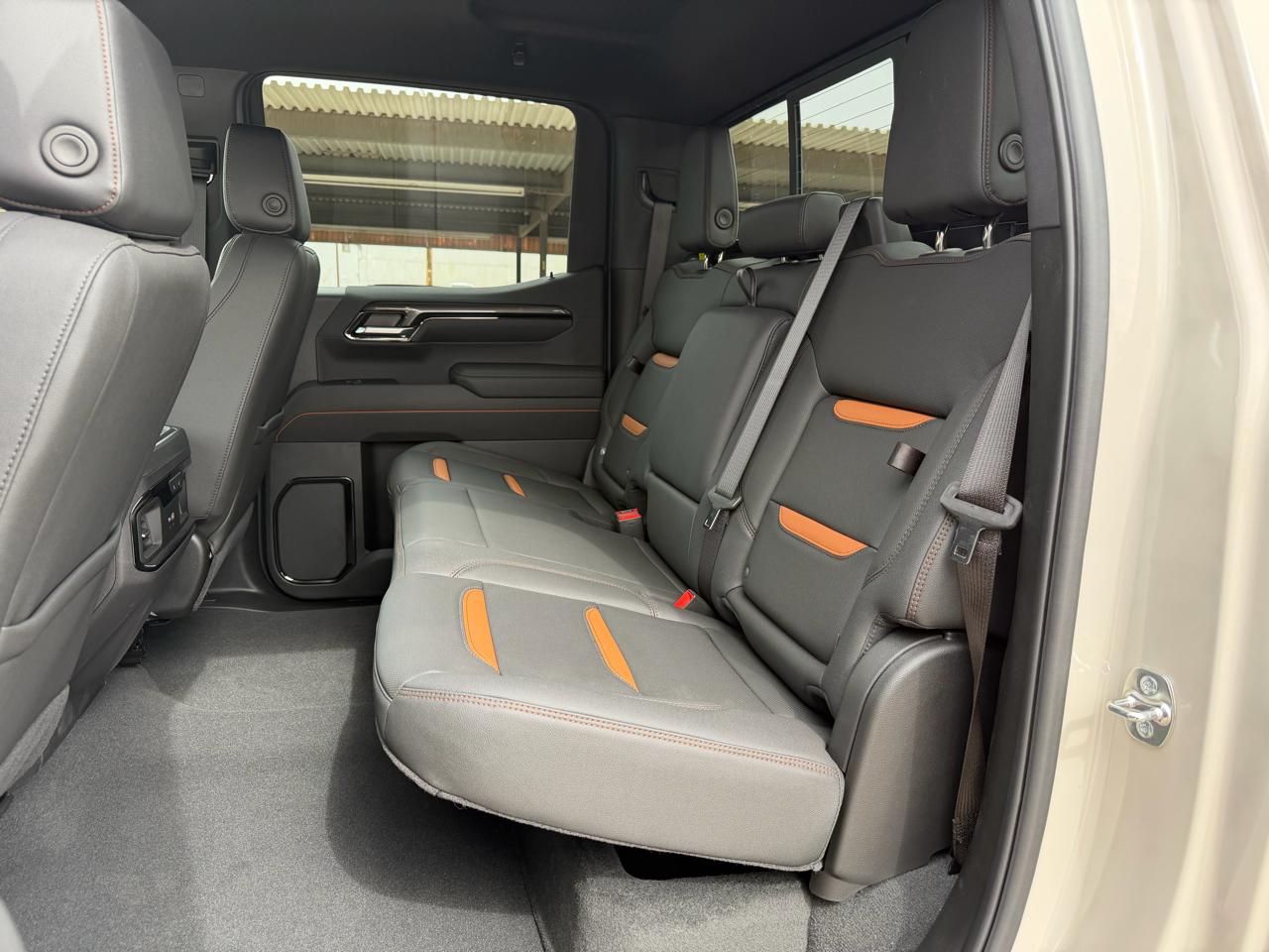 GMC Sierra 1500 4WD Crew Cab 147" AT4 2026