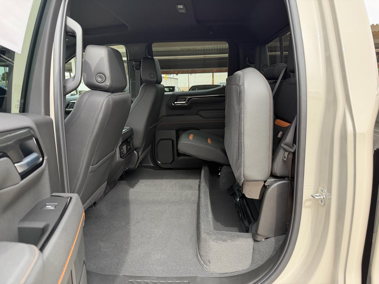 GMC Sierra 1500 4WD Crew Cab 147" AT4 2026