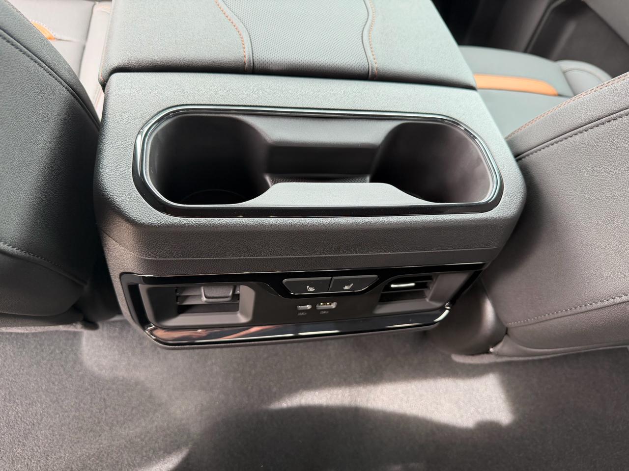 GMC Sierra 1500 4WD Crew Cab 147" AT4 2026