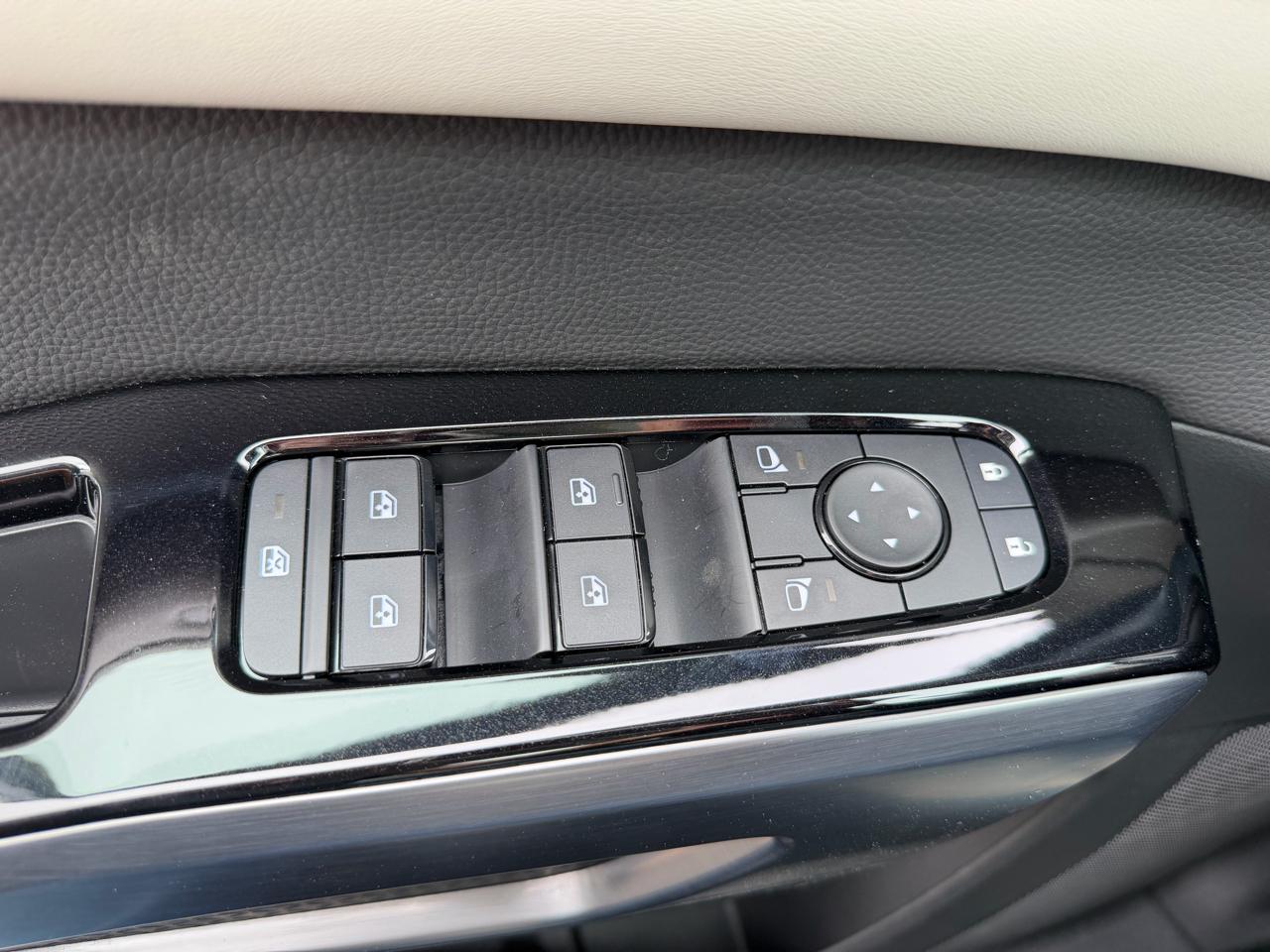 Nissan Pathfinder SL 2WD 2026