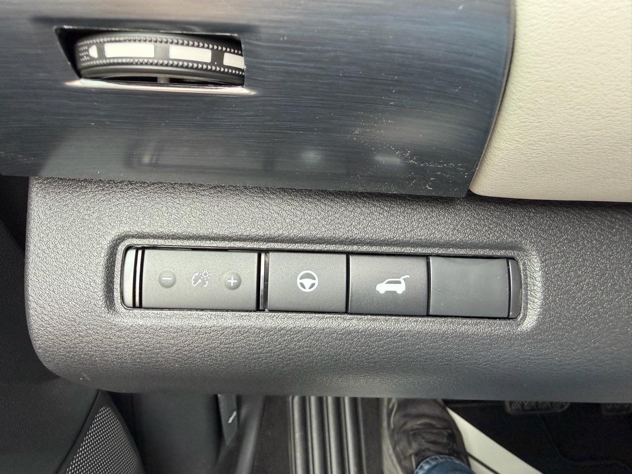 Nissan Pathfinder SL 2WD 2026