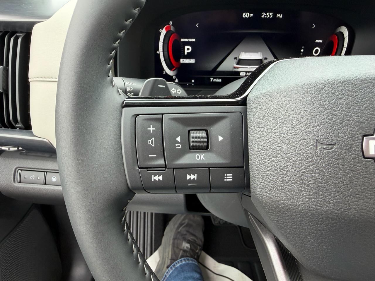 Nissan Pathfinder SL 2WD 2026