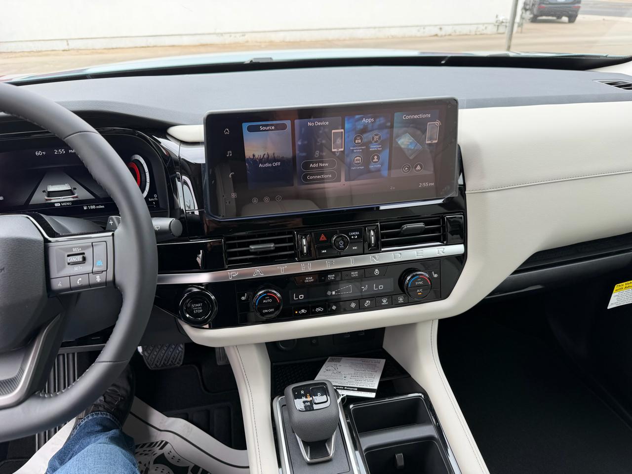 Nissan Pathfinder SL 2WD 2026