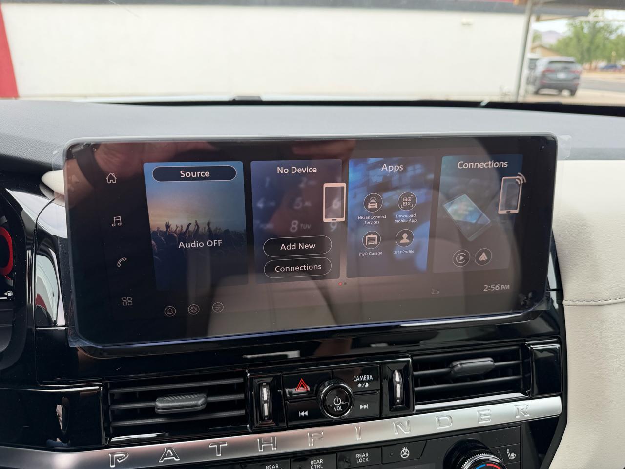 Nissan Pathfinder SL 2WD 2026