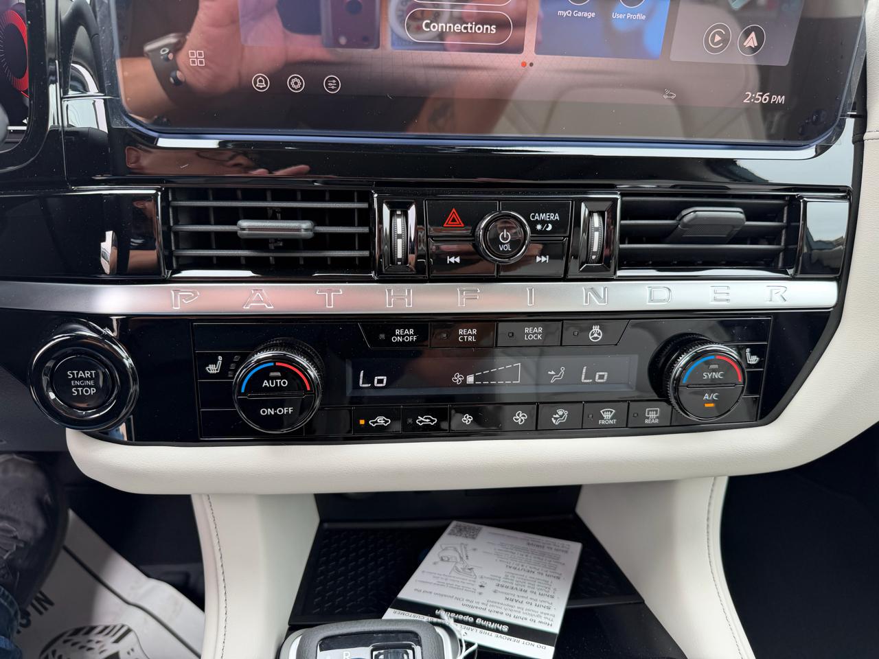 Nissan Pathfinder SL 2WD 2026