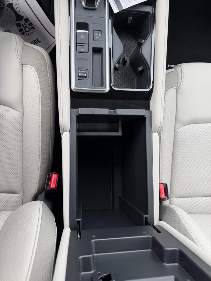 Nissan Pathfinder SL 2WD 2026