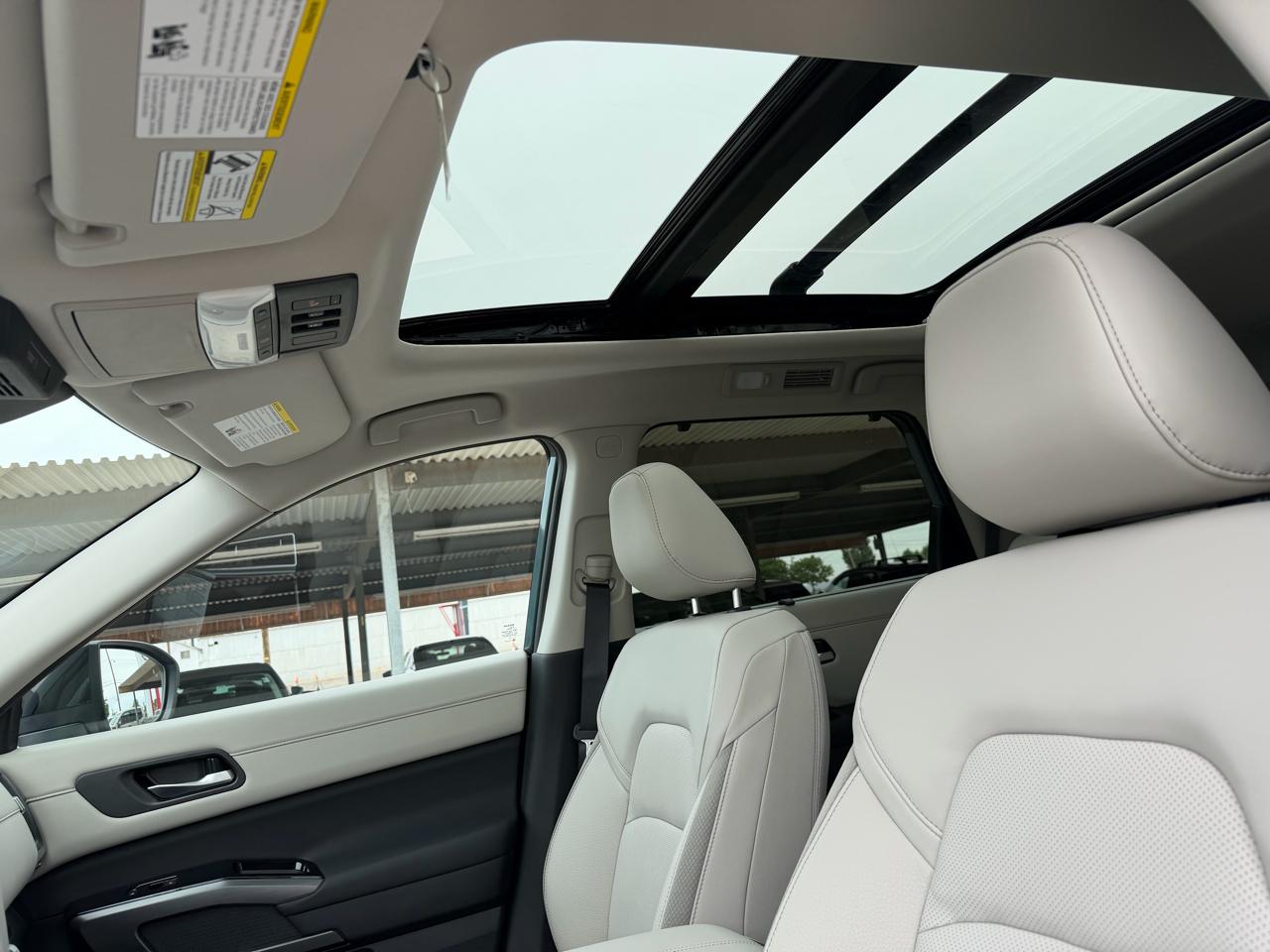 Nissan Pathfinder SL 2WD 2026