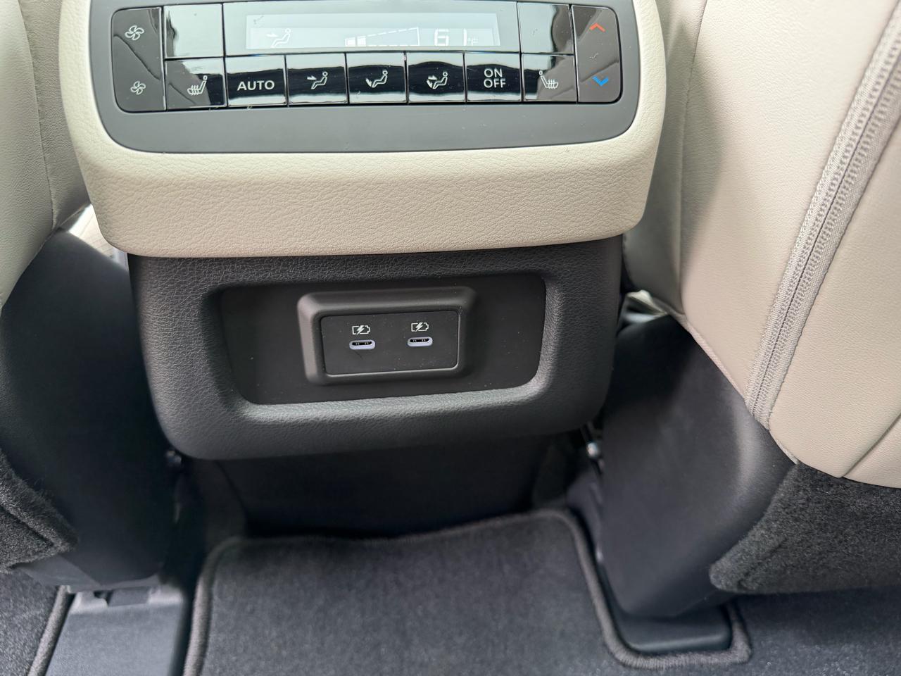 Nissan Pathfinder SL 2WD 2026