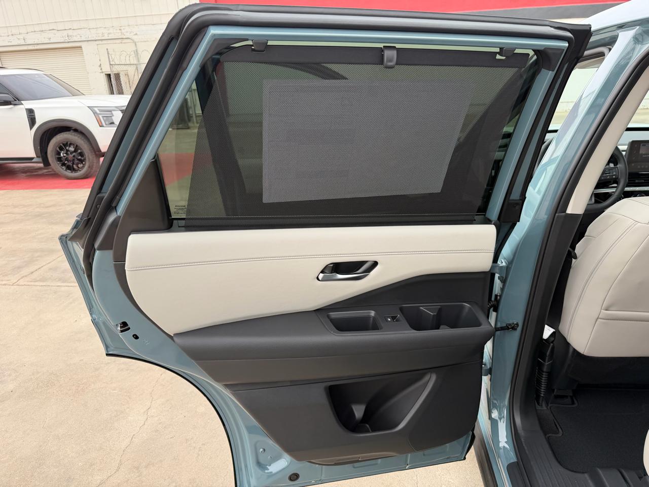 Nissan Pathfinder SL 2WD 2026