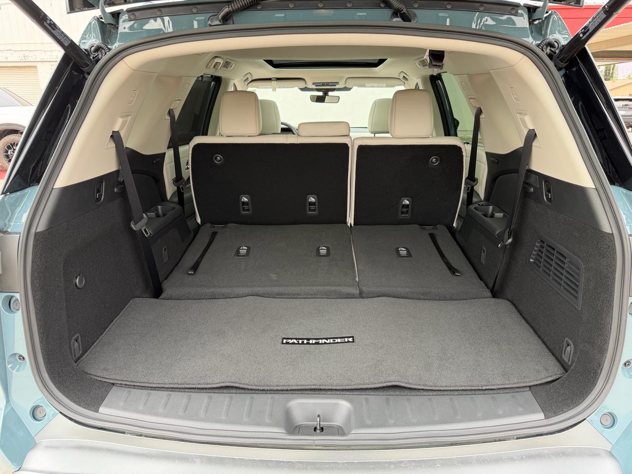 Nissan Pathfinder SL 2WD 2026