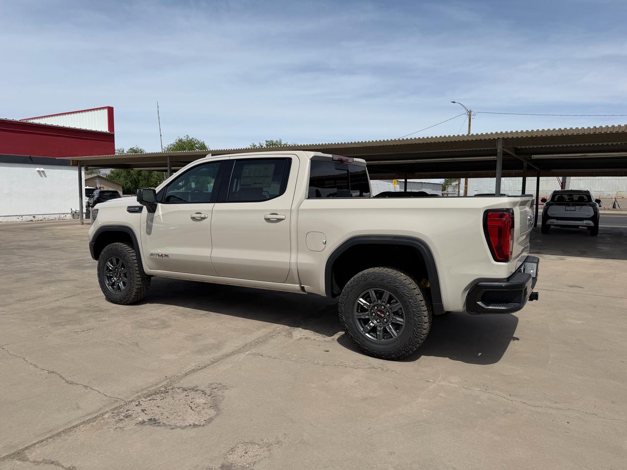 GMC Sierra 1500 4WD Crew Cab 147" AT4X 2026