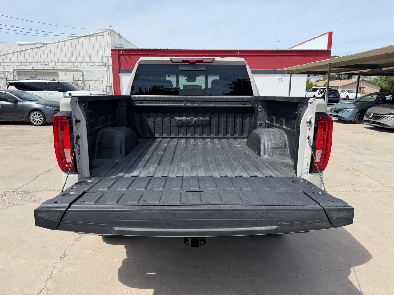 GMC Sierra 1500 4WD Crew Cab 147" AT4X 2026