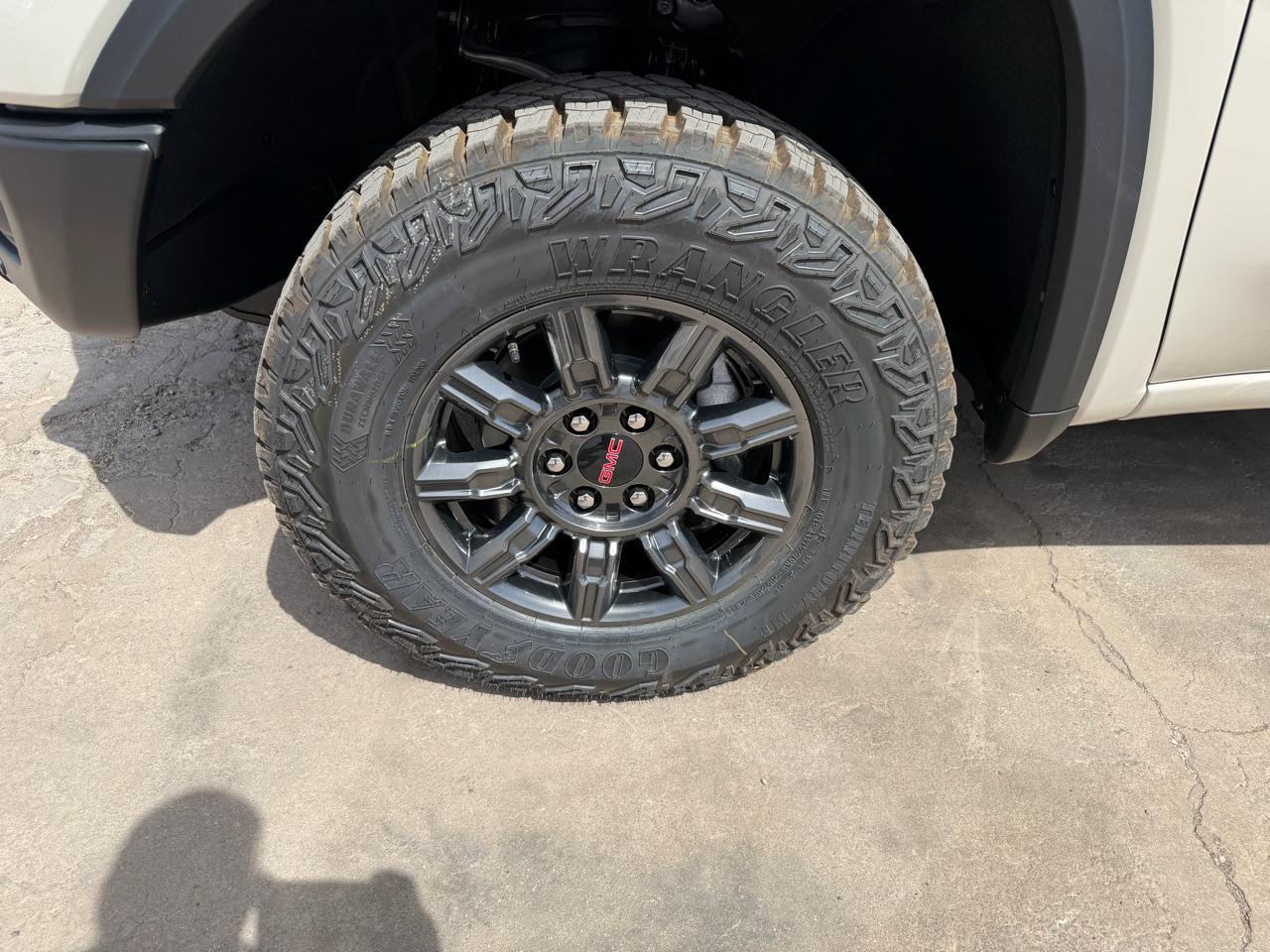 GMC Sierra 1500 4WD Crew Cab 147" AT4X 2026