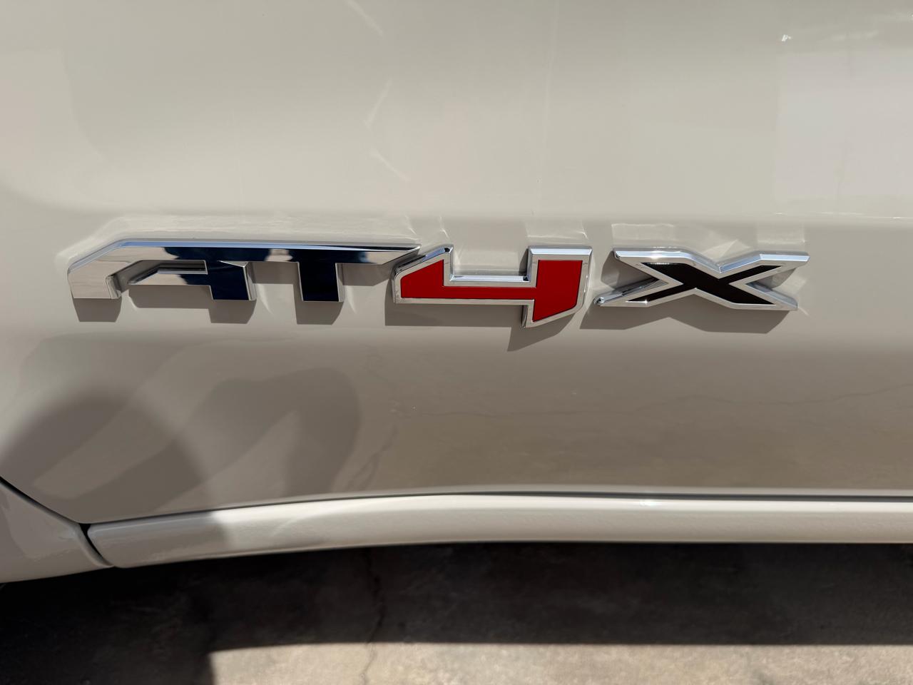 GMC Sierra 1500 4WD Crew Cab 147" AT4X 2026