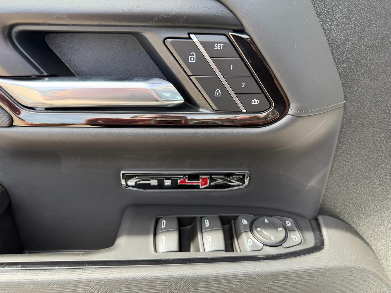 GMC Sierra 1500 4WD Crew Cab 147" AT4X 2026